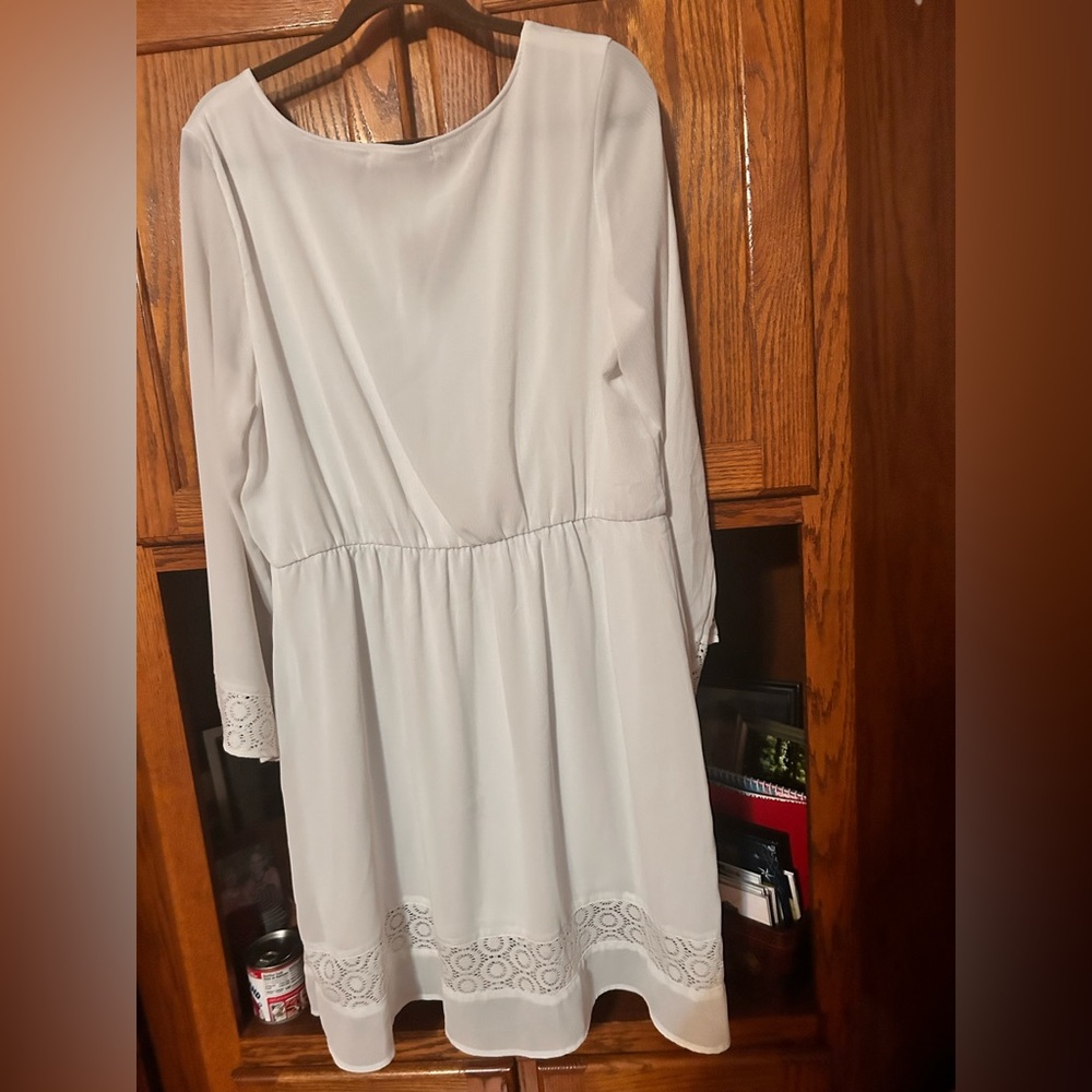 Dress - Picture 4 of 4